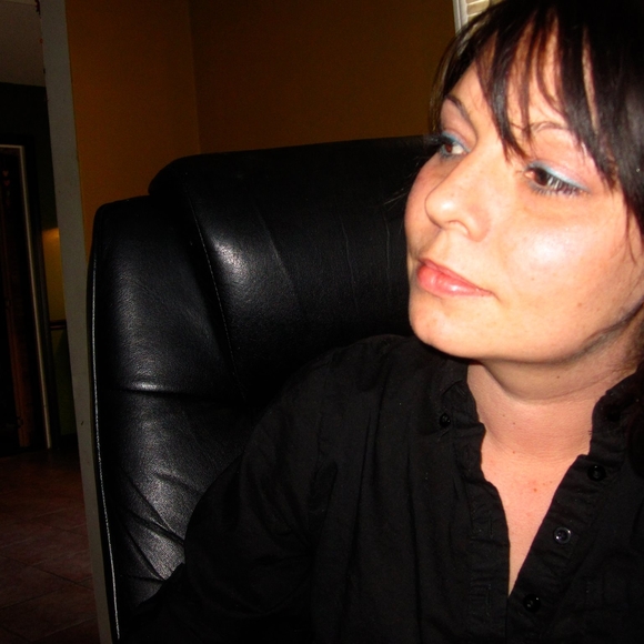 Meet your Posher, Jessica - Picture 1 of 1